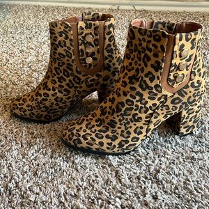 Cute leopard booties